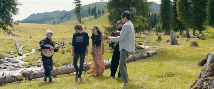 老狼 河乐队 - 米店 安娜,张玮玮,万晓利,小河 ,真好,多了一份浪漫