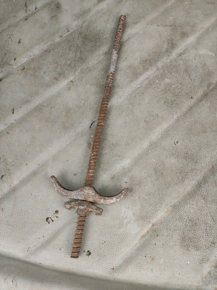 "老公天天盯着棍子和大宝剑看,这正常吗"