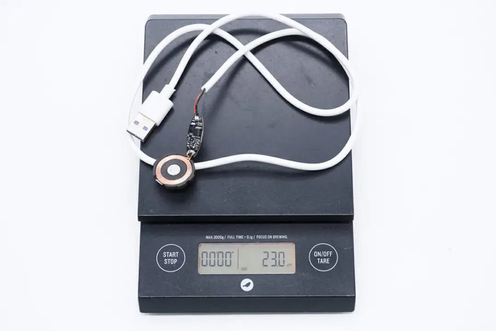 pcba模块厚度约为2.3mm.使用游标卡尺测得pcba模块直径约为24.4mm.