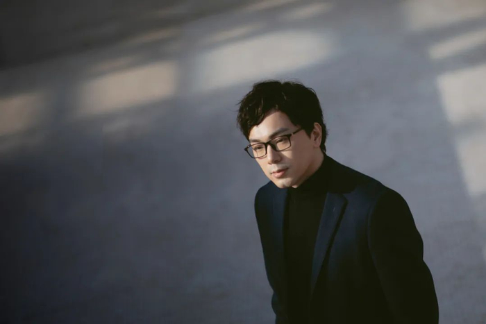 他用11年,给上海写400多首情书,让每条街都变得诗意,浪漫|罗威|上海市