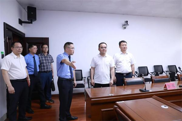 何勇到县公安局,县人民法院,县人民检察院,县司法局走访调研