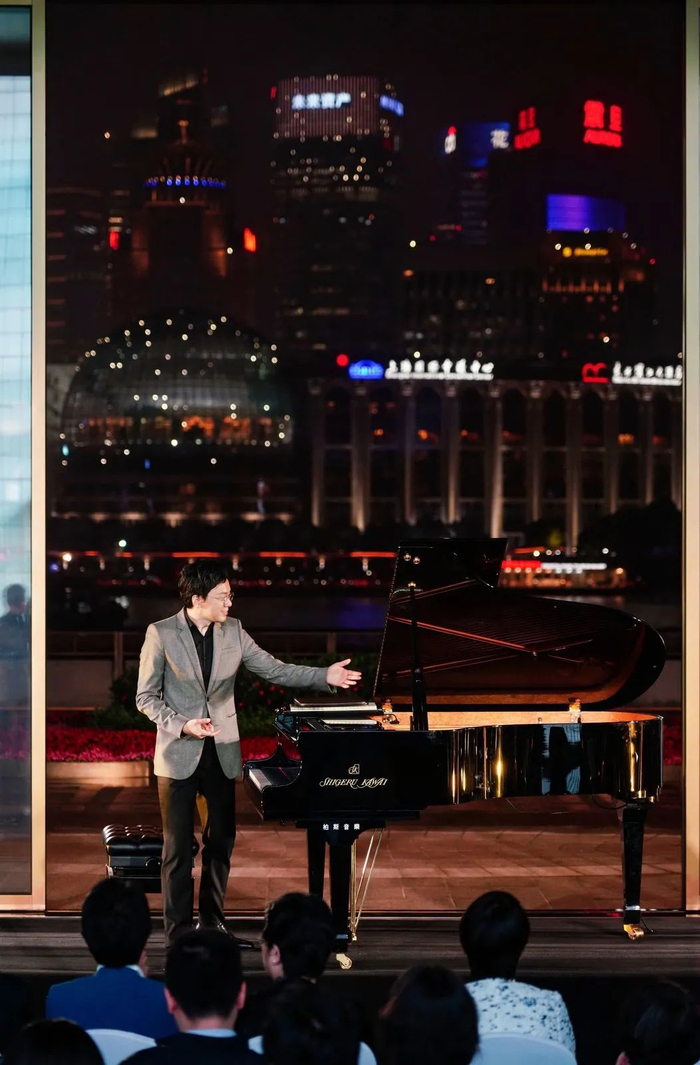 他用11年,给上海写400多首情书,让每条街都变得诗意,浪漫|罗威|上海市