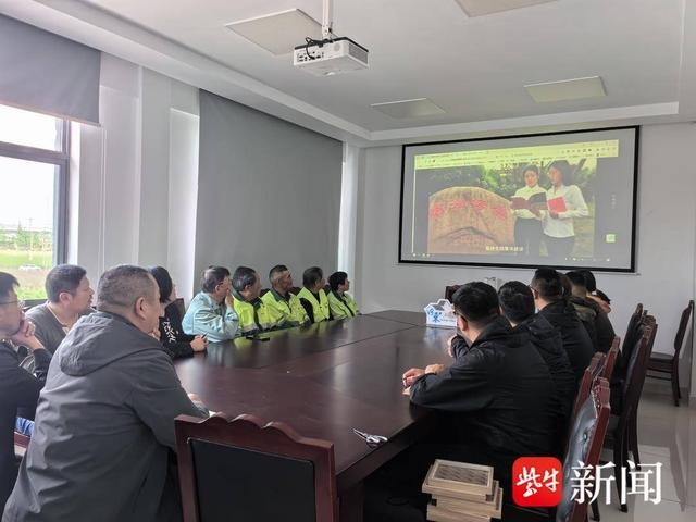 常熟市支塘镇何东村开展"廉洁铸魂 清风润心"主题党日活动