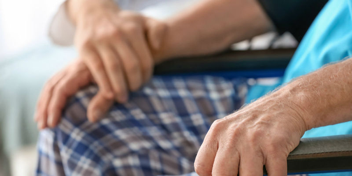 国家卫健委:进一步扩大多元化的老年护理服务供给