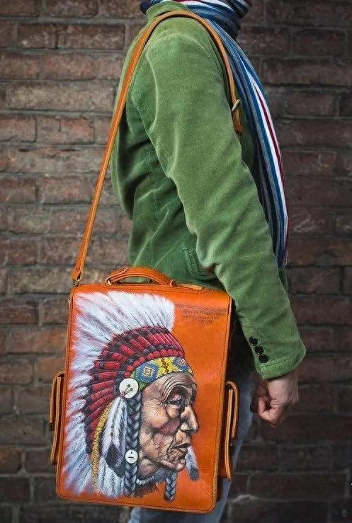 不止"玩皮",复古男士的皮雕文化味儿