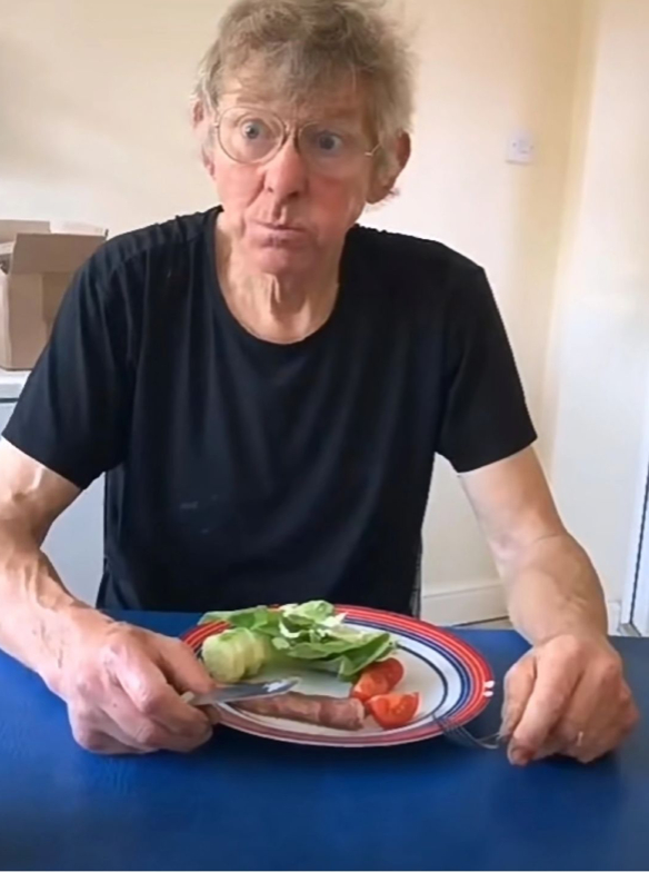 最近的快乐 都是干巴老头给的