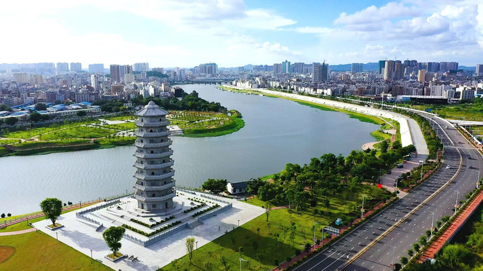 茂名化州聚焦道路两旁再掀乡村绿化"新热潮"|化州市|茂名市|植树_新浪