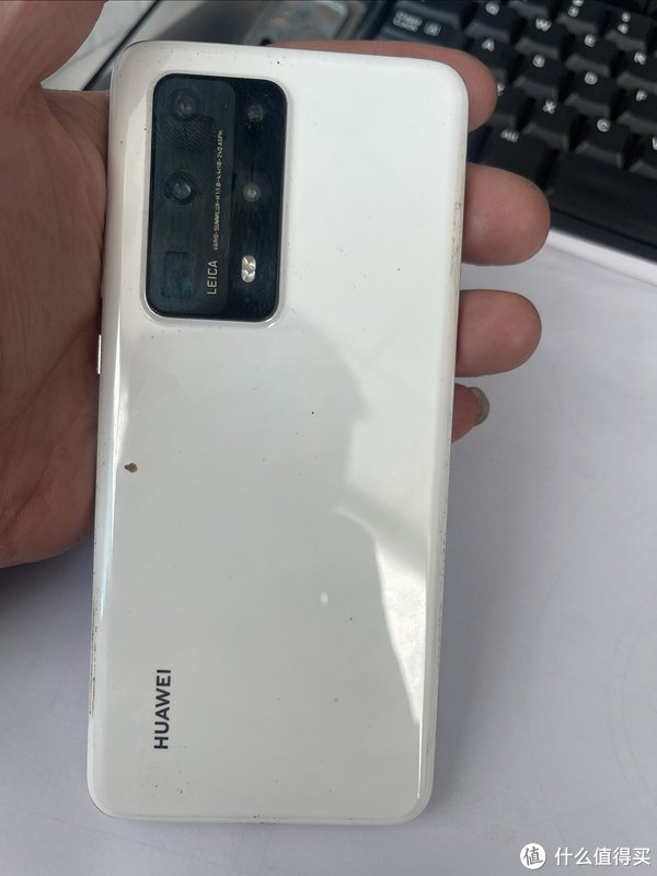 华为p40 pro的主要配置处理器:搭载麒麟990 5g soc芯片,具有强大的