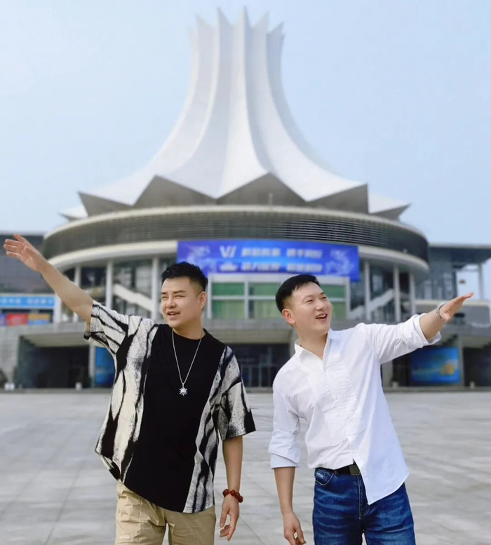 童声部分:欧阳欣悦  梁舒雅  杨婉清  颜汐蕾  伍玥编曲:吴东(北海)