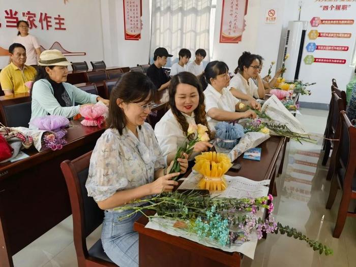 艺术插花,公益摄影……江南区江南街道开展母亲节主题活动