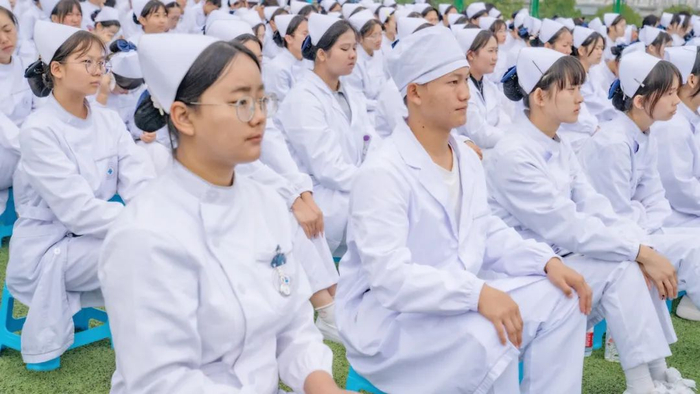 昆明卫生职业学院_新浪新闻