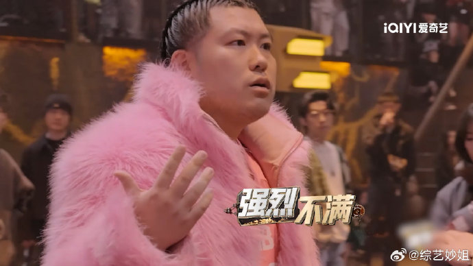 帅哥们和粉哥们都被淘汰|林渝植|目击者|新说唱_新浪新闻