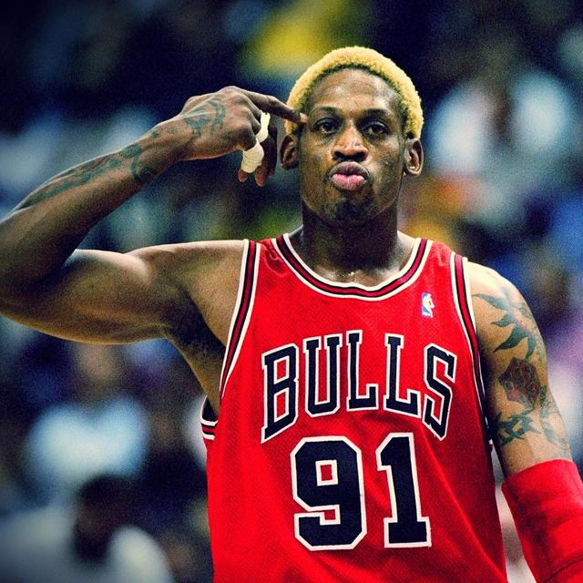 曾经的活塞老大哥兰比尔和微笑刺客伊塞亚小托马斯,这些都是乔丹最