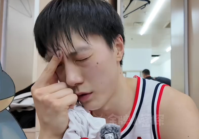 g5广东95-116辽宁无缘总决赛,来看更衣室胡明轩与徐杰说了什么?