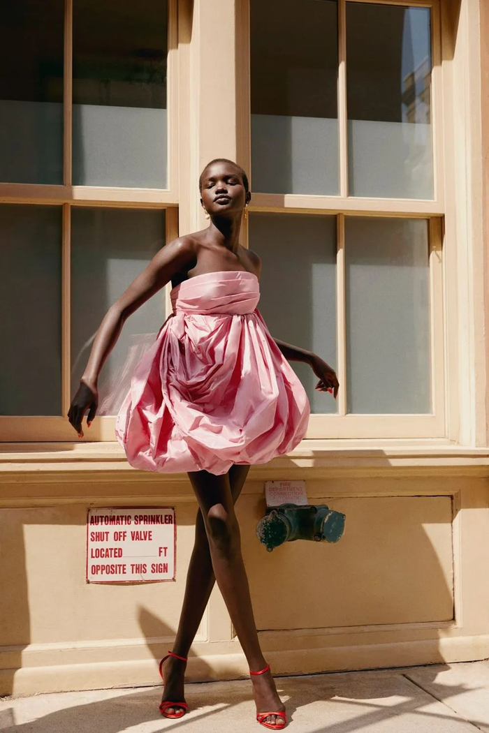 穿上气球裙,美成一片云