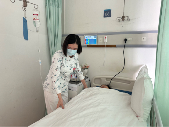 她选择成为一名白衣天使,只因汶川地震中被ta帮助…|刘佳|护士|白衣