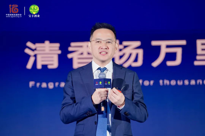 百家企业7小时头脑风暴,谋划千亿作战图|零售|李伟_新浪新闻