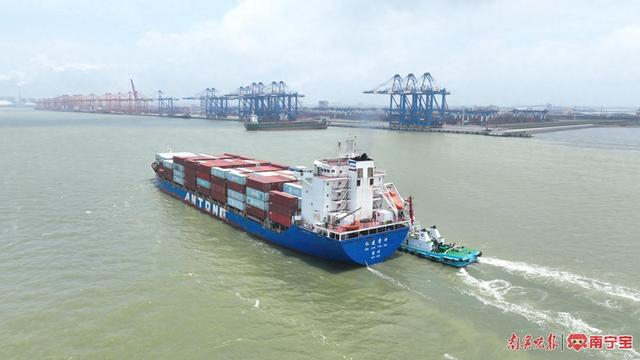 今年西部陆海新通道班列运输货物已突破30万标箱