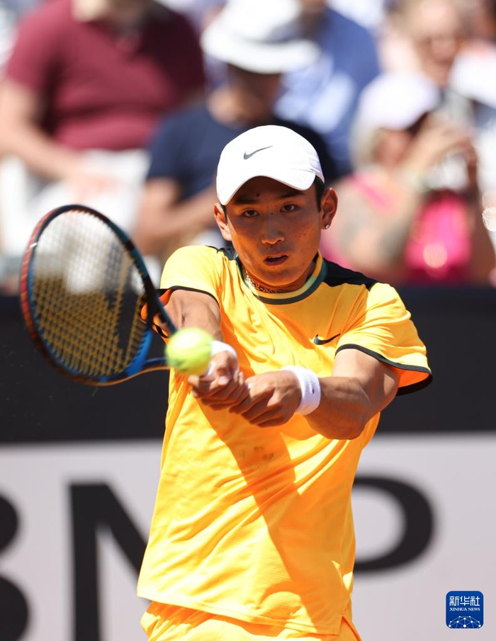 网球——罗马大师赛:商竣程止步第二轮
