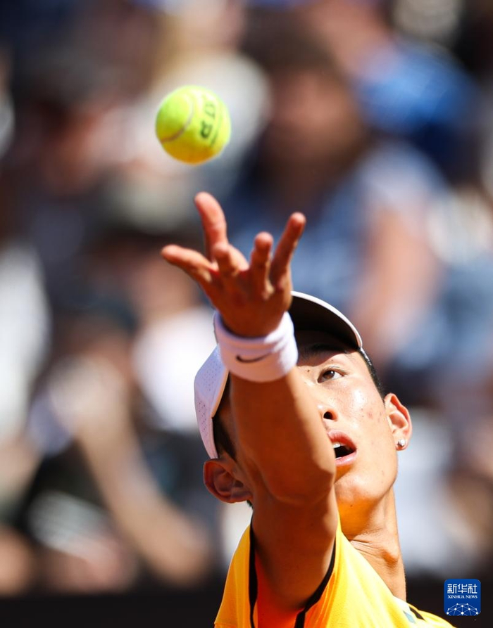 网球——罗马大师赛:商竣程止步第二轮