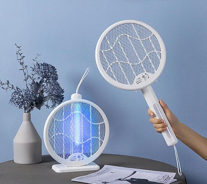 是电蚊拍也是灭蚊灯,一拍两用,双击杀蚊,更有效
