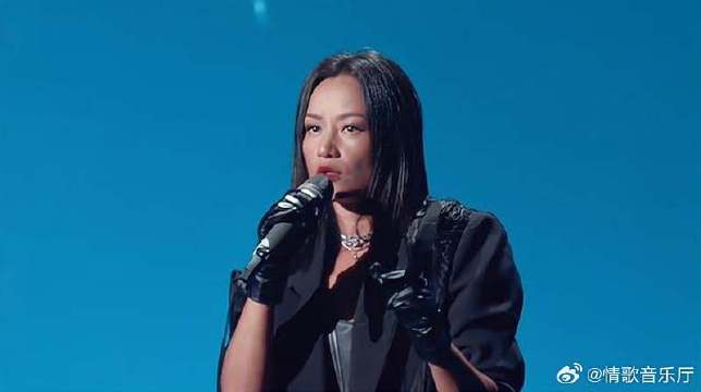太飒了,瞿颖演唱《加速度》气场太强 开口直接征服评委!