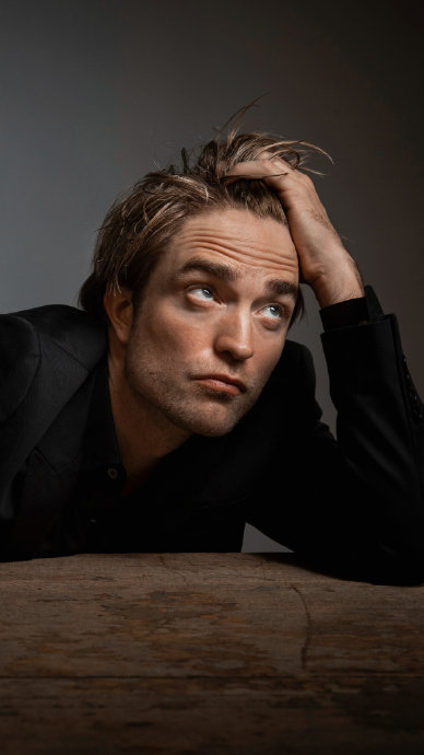 罗伯特·帕丁森生日快乐,多重身份演绎精彩!