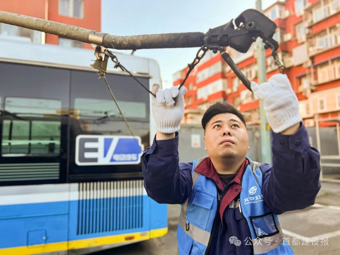 "车医生"王晓松坚守一线巡检问修