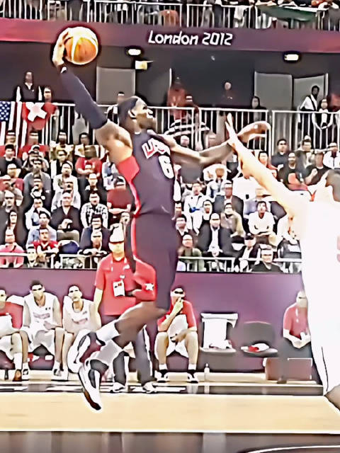 国际赛场上的詹杜连线,老詹这记暴扣帅啊