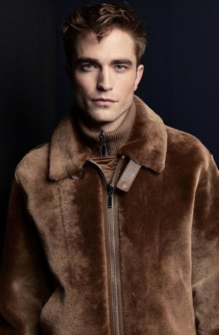 罗伯特·帕丁森生日快乐,多重身份演绎精彩!