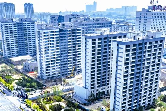 市政府深化民生工程的重要举措,项目由水电十一局牵头实施,以黄河