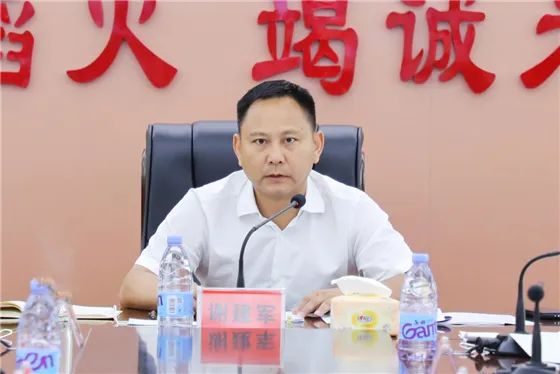 县委书记谢建军,主动投案