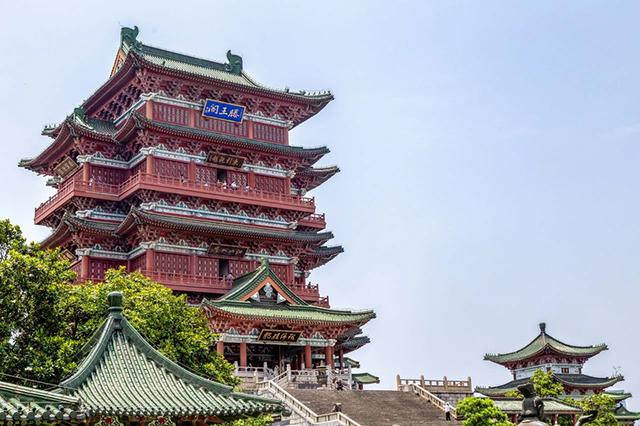 南昌起义的地方,这里展示了大量珍贵的历史文献和实物,是了解中国近代
