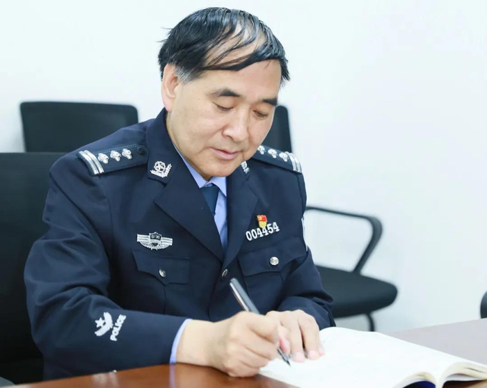 寻找最美政法干警丨李彪祥:情系百姓的公安"老黄牛"