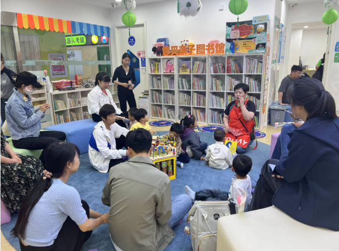 《好喜欢妈妈》母亲节主题故事会社区党群服务中心母亲节走进玉田凤栖