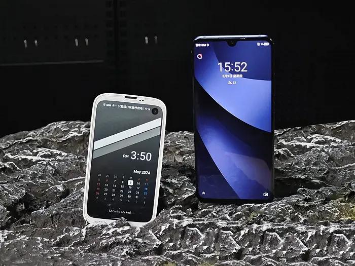 昙花一现的balmuda phone,最后的"小屏"手机