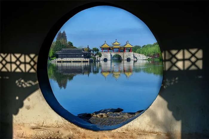 Java框架与前端框架移动开发 微服务架构和性能优化有哪些