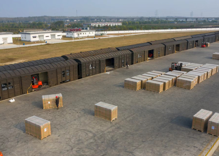 运光伏,邮政创新"公铁联运"