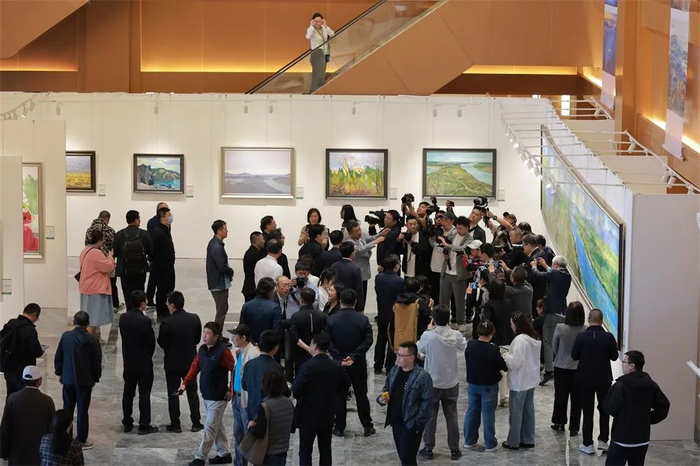 千余件摄影作品共展"中华民族一家亲·同心共筑中国梦"