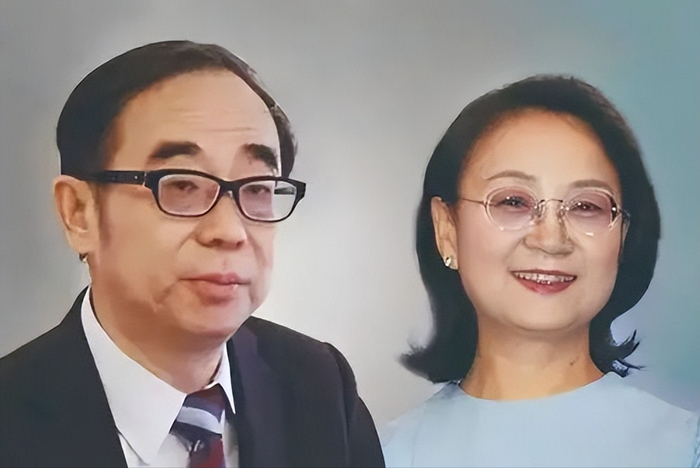 化学老师变身女首富,日入2亿|钟慧娟|连云港市|孙飘扬_新浪新闻