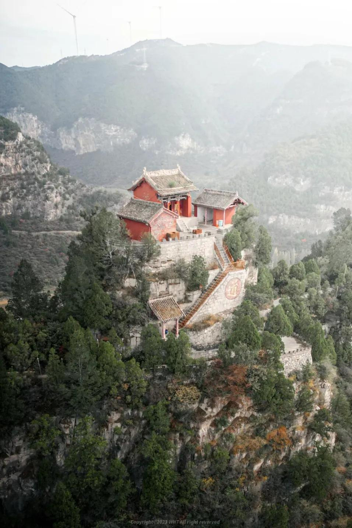 王莽岭千万要在晚上多看看繁星满天如果作为歇脚一晚的地方绿色丛林中