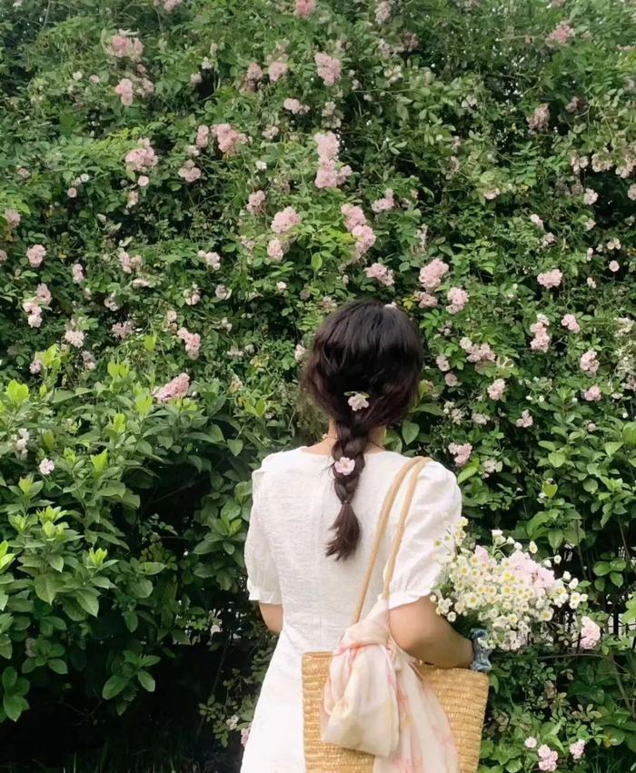 镇雄95年女医生,温柔大方,已购房!