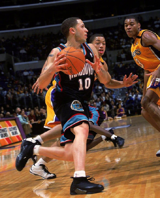 罗德曼和毕比的生日是同一天哦