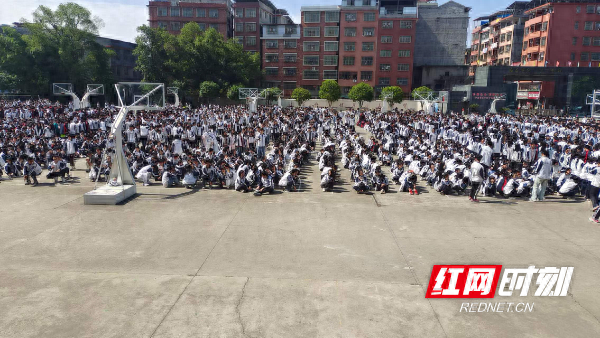 隆回二中掀起"全国防灾减灾日"宣传周活动热潮