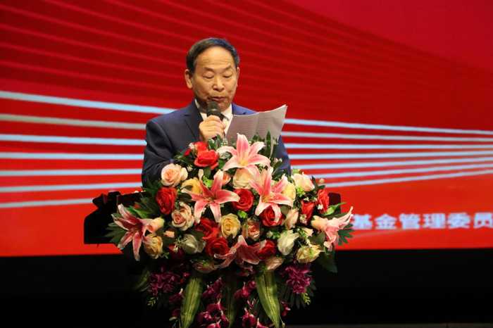 会上西安交大-王治伦教授作了精彩生动的讲座,王教授是西安交通大学