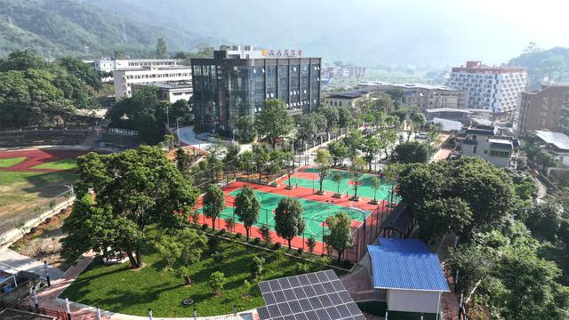 荒地变球场!韶关新丰新增一处休闲小公园