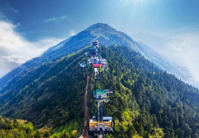 大云山国家森林公园位于湘北岳阳,临湘两县(市)交界处,岳阳县管辖,属