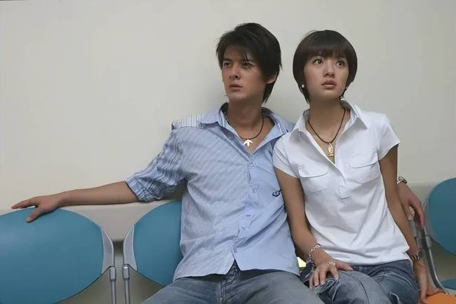 一部剧一个绯闻女友,如今46岁还未婚|郭品超|两人|安以轩_新浪新闻