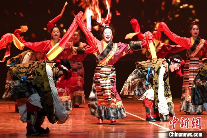 西藏昌都市优秀文艺节目赴闽巡演 续写"闽藏一家亲"