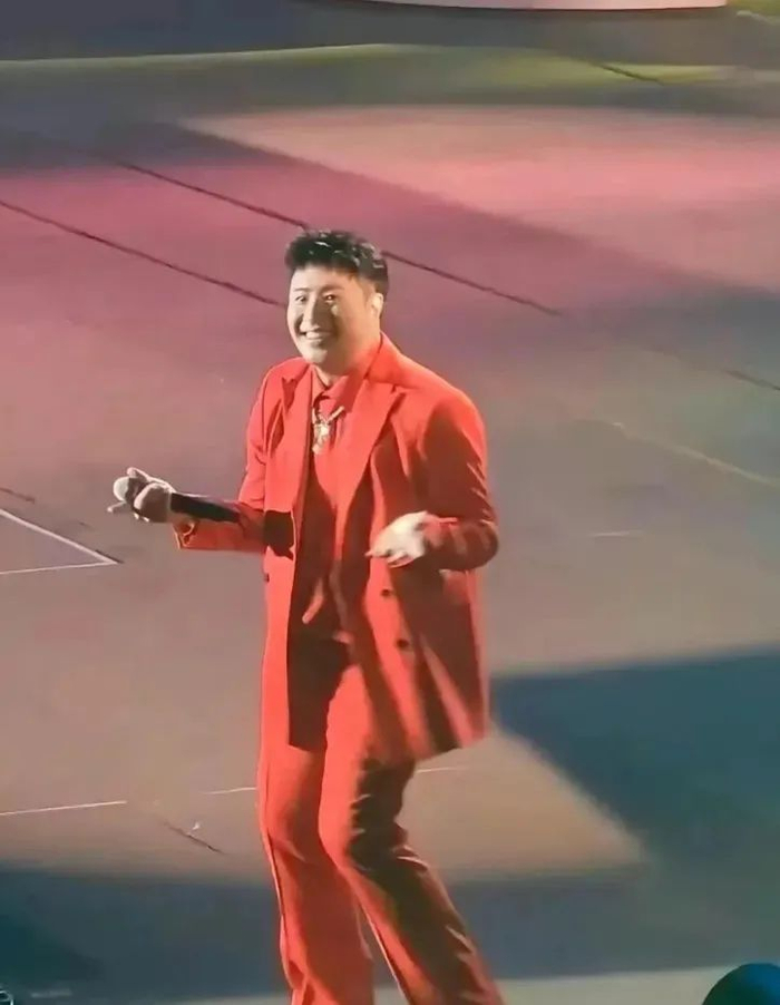 婚后4年,潘玮柏胖到200斤:差点认不出.